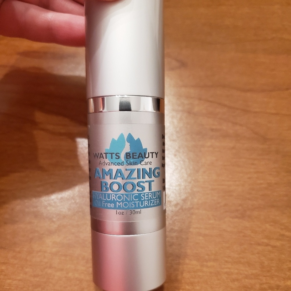 Watts Amazing Boost hyaluronic serum moisturizer